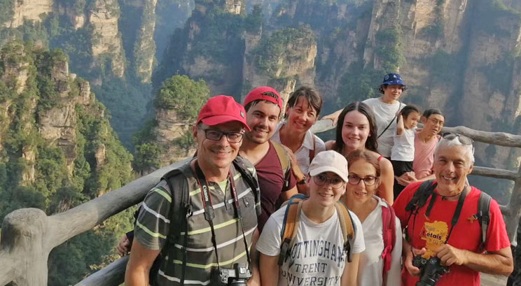 voyageurs au parc Zhangjiajie